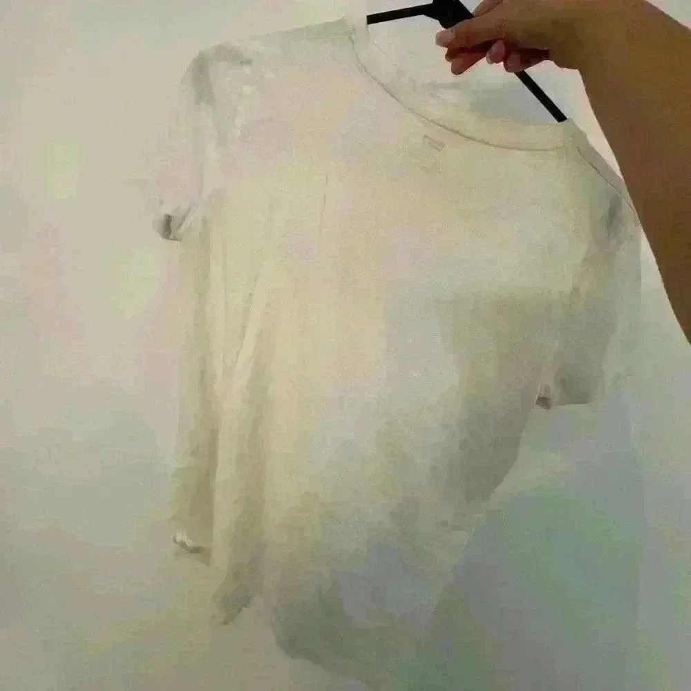 Levi’s Tshirt - Picture 2 of 4